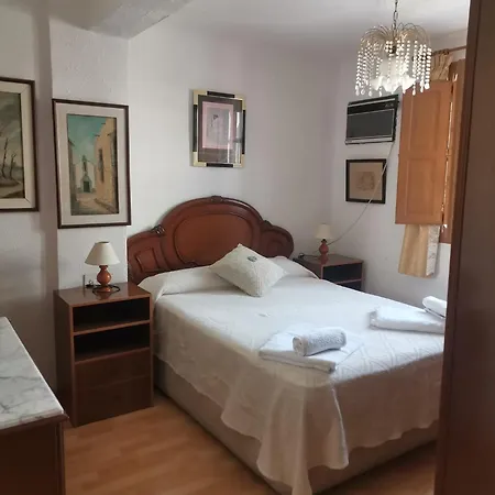 Atico En Plaza De Espana Lägenhet